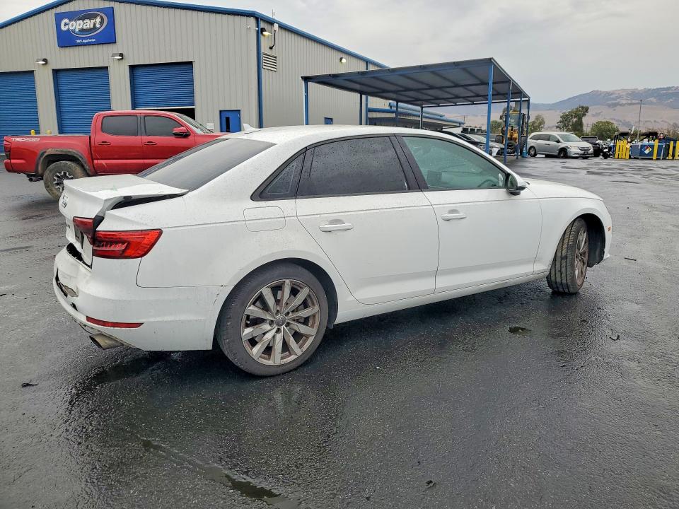 Zdjęcie 3 z aukcji – 2017 AUDI A4 z VIN WAUGNAF42HN022898