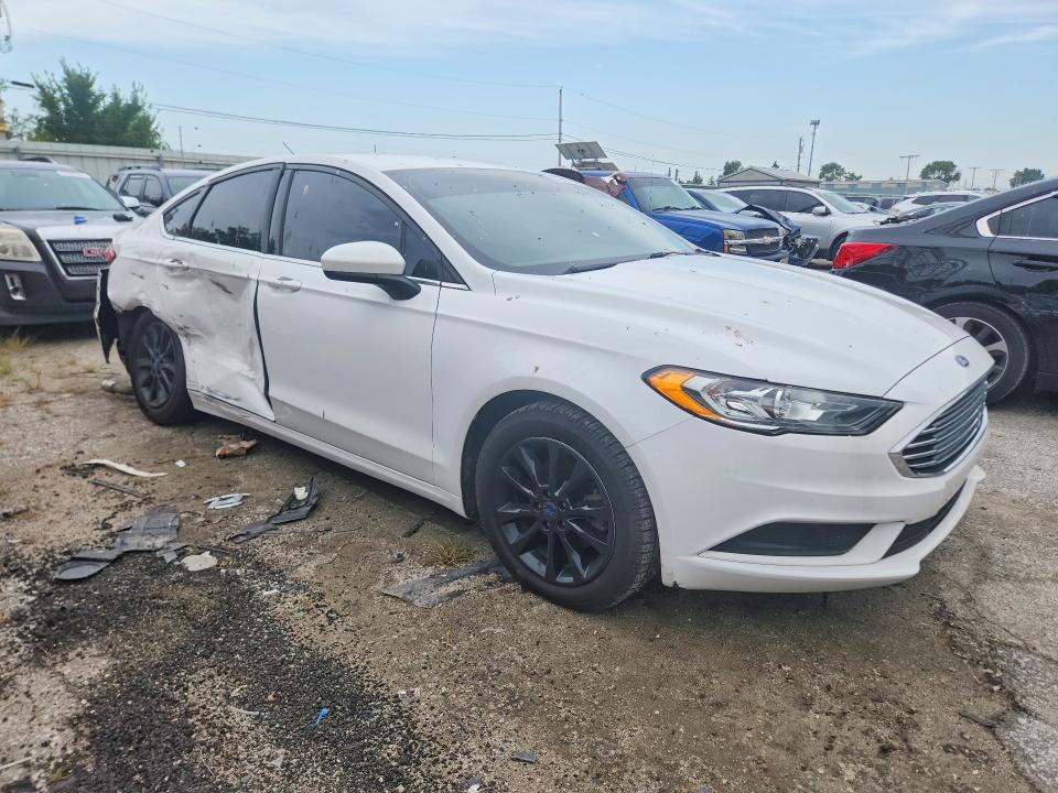 Photo 4 from auction – 2017 FORD FUSION with VIN 3FA6P0HD5HR235119