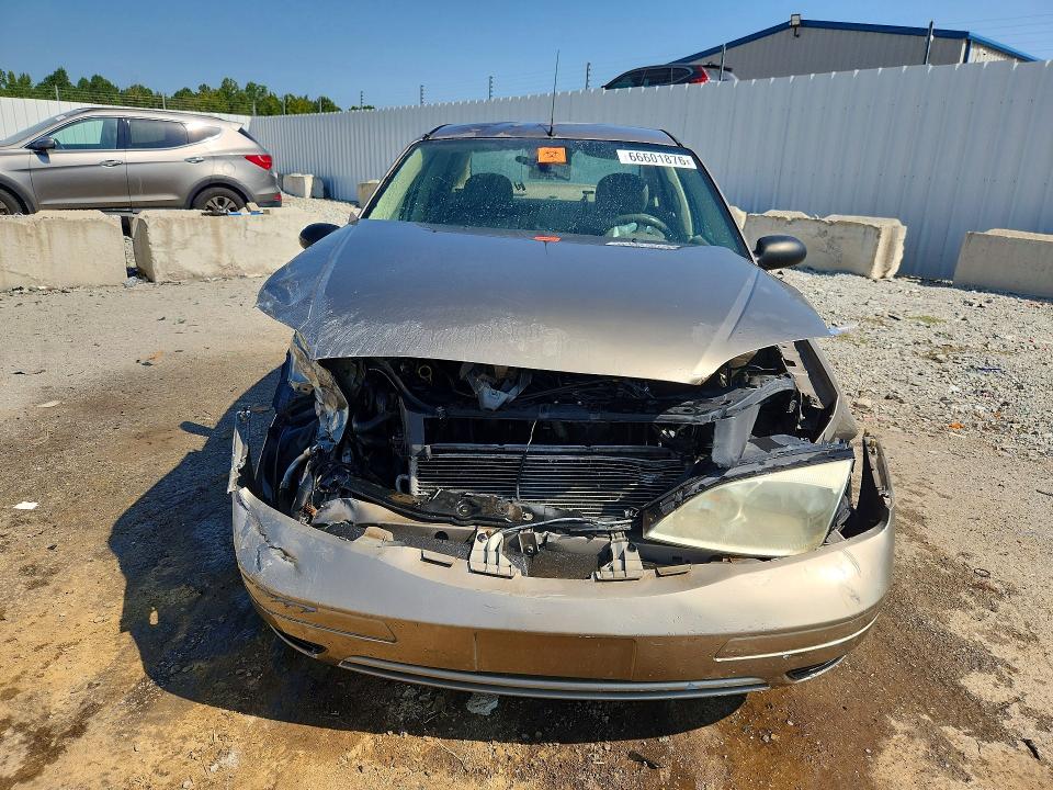 Photo 5 from auction – 2005 FORD FOCUS with VIN 1FAFP34N05W303867