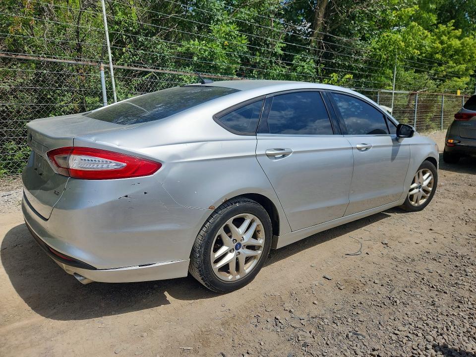 Photo 3 from auction – 2013 FORD FUSION with VIN 3FA6P0H76DR245498