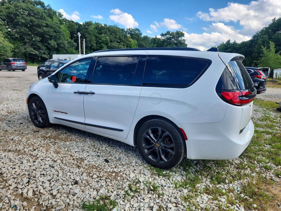Photo 2 from auction – 2024 CHRYSLER PACIFICA with VIN 2C4RC1BG3RR133594