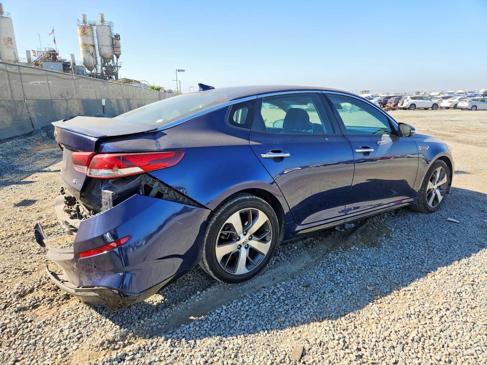 Photo 3 from auction – 2019 KIA OPTIMA with VIN 5XXGT4L33KG358892