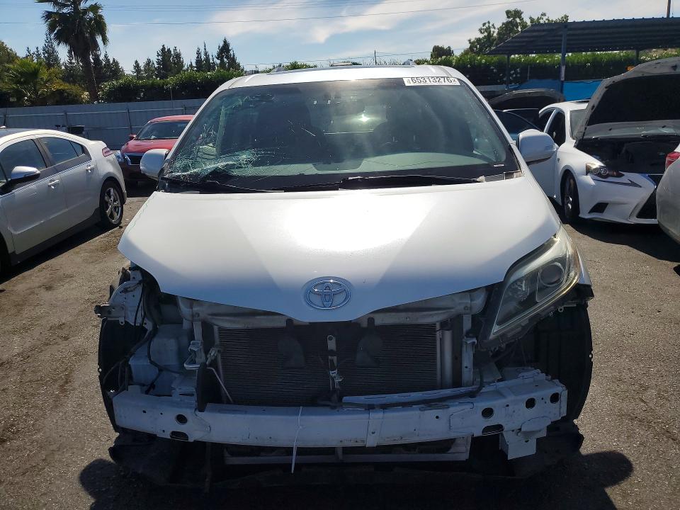 Photo 5 from auction – 2015 TOYOTA SIENNA with VIN 5TDDK3DC0FS115009