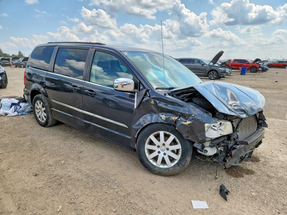 Photo 4 from auction – 2011 CHRYSLER TOWN & COUNTRY with VIN 2A4RR8DG4BR784477