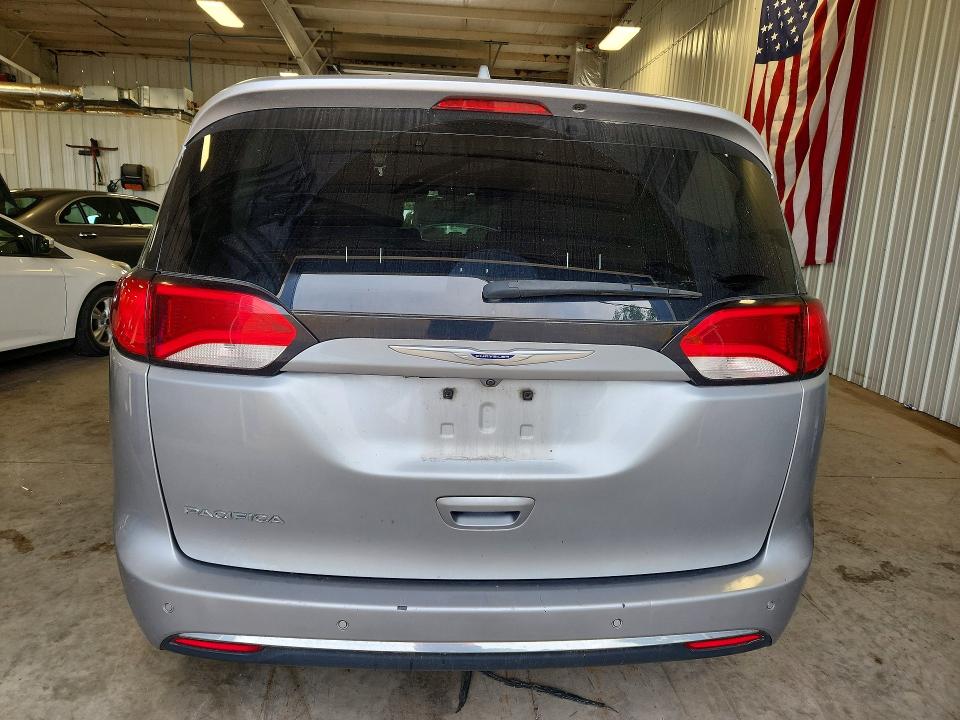 Photo 6 from auction – 2019 CHRYSLER PACIFICA with VIN 2C4RC1BG2KR539825