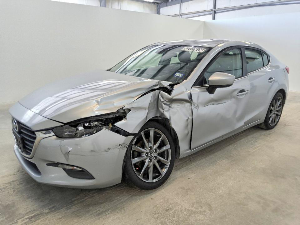 MAZDA 3 2018 with VIN 3MZBN1V3XJM208224 - Photo from auction
