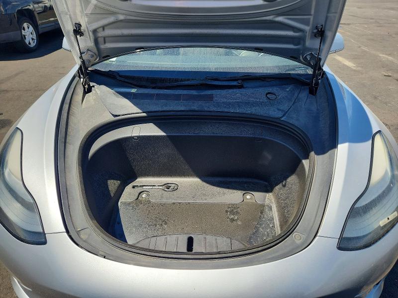 Photo 11 from auction – 2018 TESLA MODEL 3 with VIN 5YJ3E1EA0JF050132