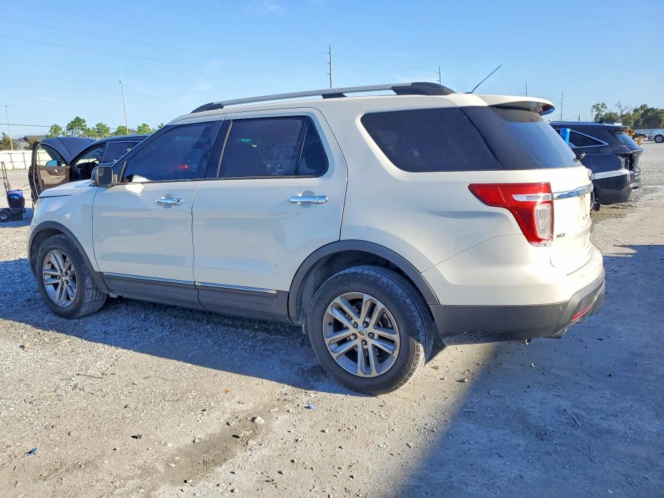 Photo 2 from auction – 2011 FORD EXPLORER with VIN 1FMHK7D83BGA30542