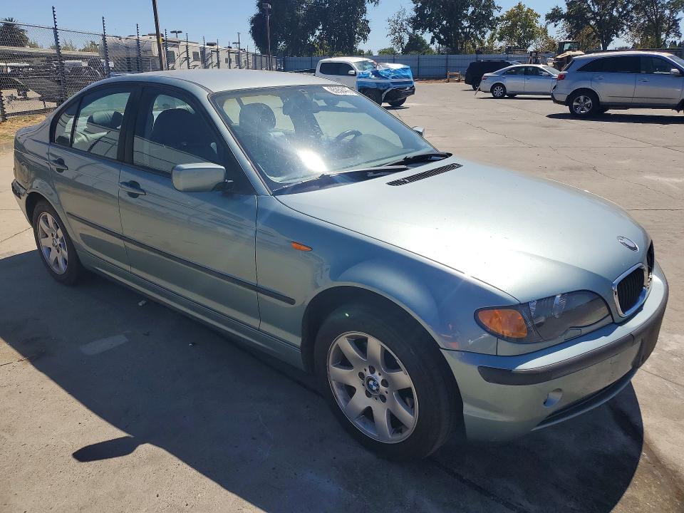 Photo 4 from auction – 2002 BMW 325 with VIN WBAEV33462KL58392