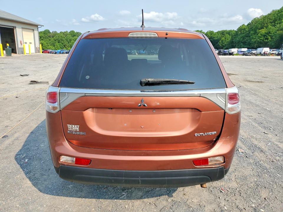 Photo 6 from auction – 2014 MITSUBISHI OUTLANDER with VIN JA4AD3A39EZ009523