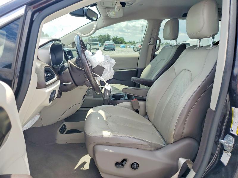 Photo 7 from auction – 2018 CHRYSLER PACIFICA with VIN 2C4RC1BGXJR142071