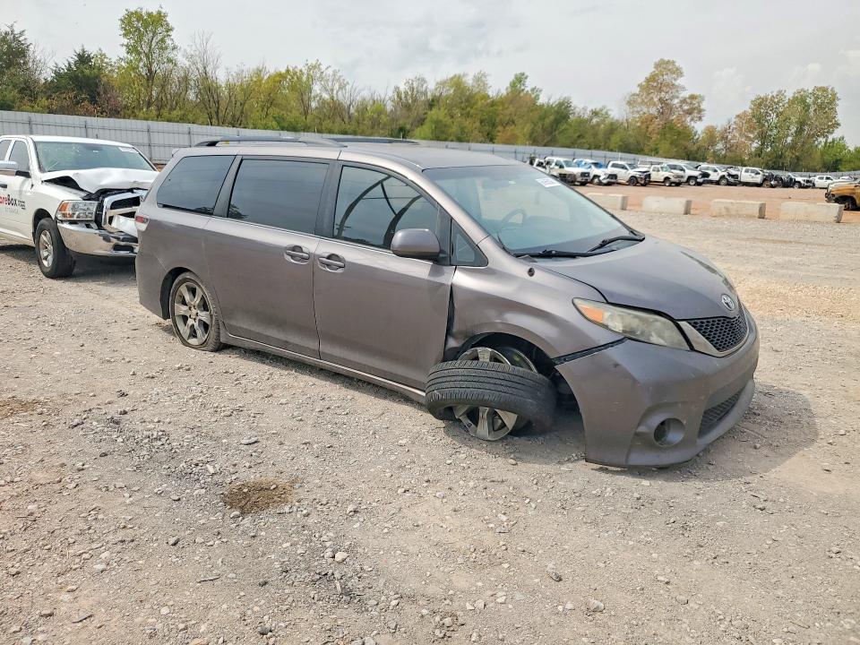 Photo 4 from auction – 2011 TOYOTA SIENNA with VIN 5TDXK3DC6BS049895