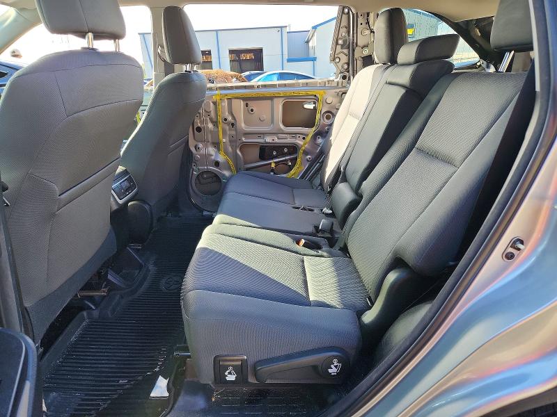 Photo 11 from auction – 2018 TOYOTA HIGHLANDER with VIN 5TDBZRFH1JS895755