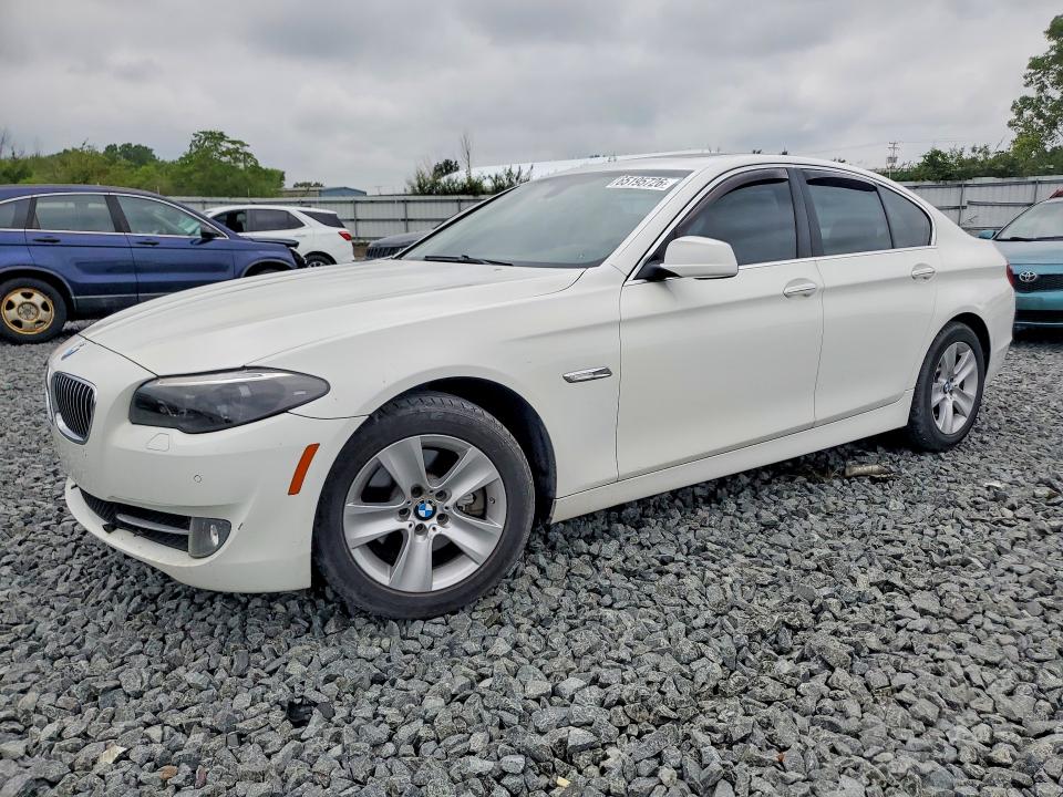 BMW 528 2013 with VIN WBAXH5C55DDW16557 - Photo from auction