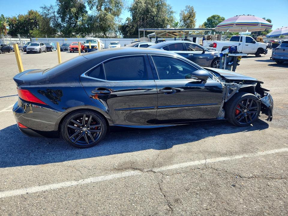 Photo 3 from auction – 2019 LEXUS IS with VIN JTHC81D23K5036020