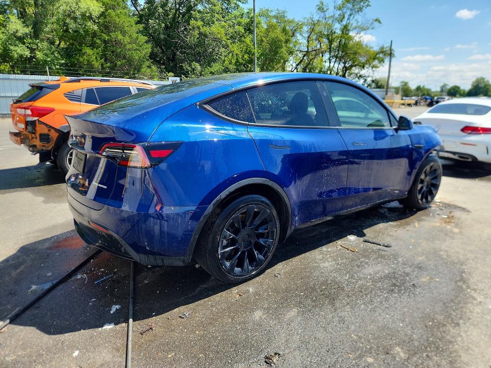 Photo 3 from auction – 2024 TESLA MODEL Y with VIN 7SAYGDEE8RA237151