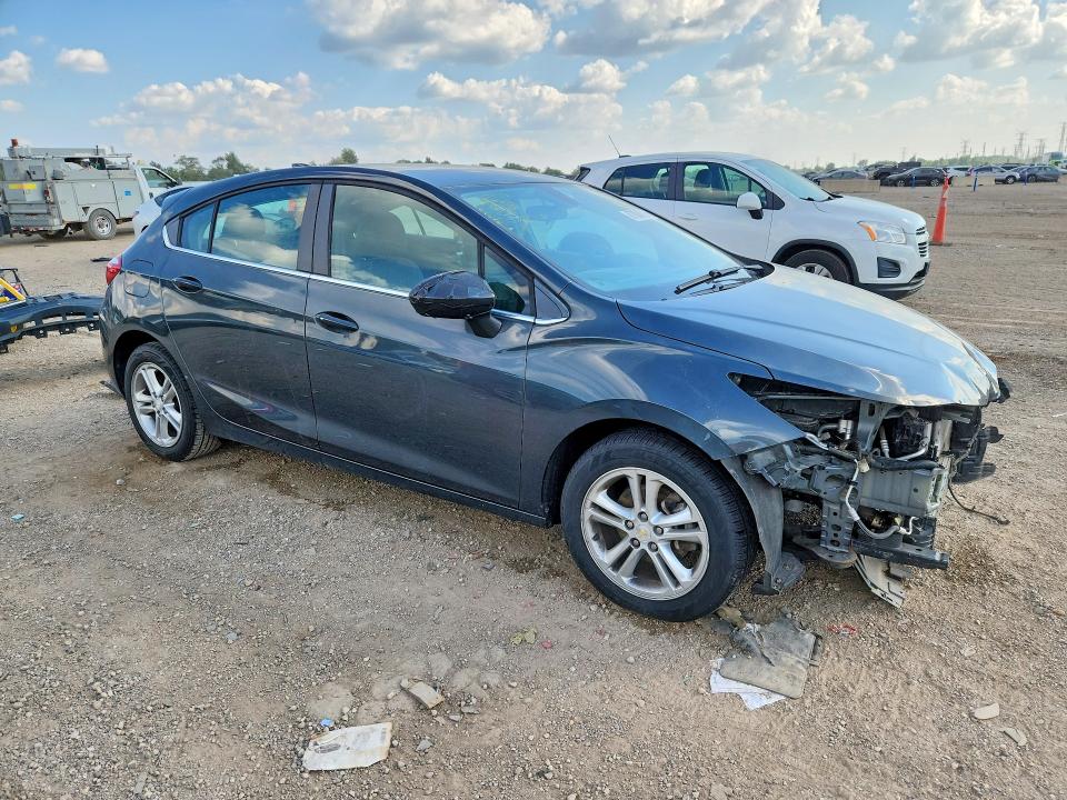 Photo 4 from auction – 2018 CHEVROLET CRUZE with VIN 3G1BE6SM2JS613379