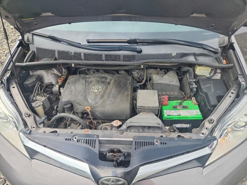 Photo 12 from auction – 2018 TOYOTA SIENNA with VIN 5TDKZ3DC3JS901088