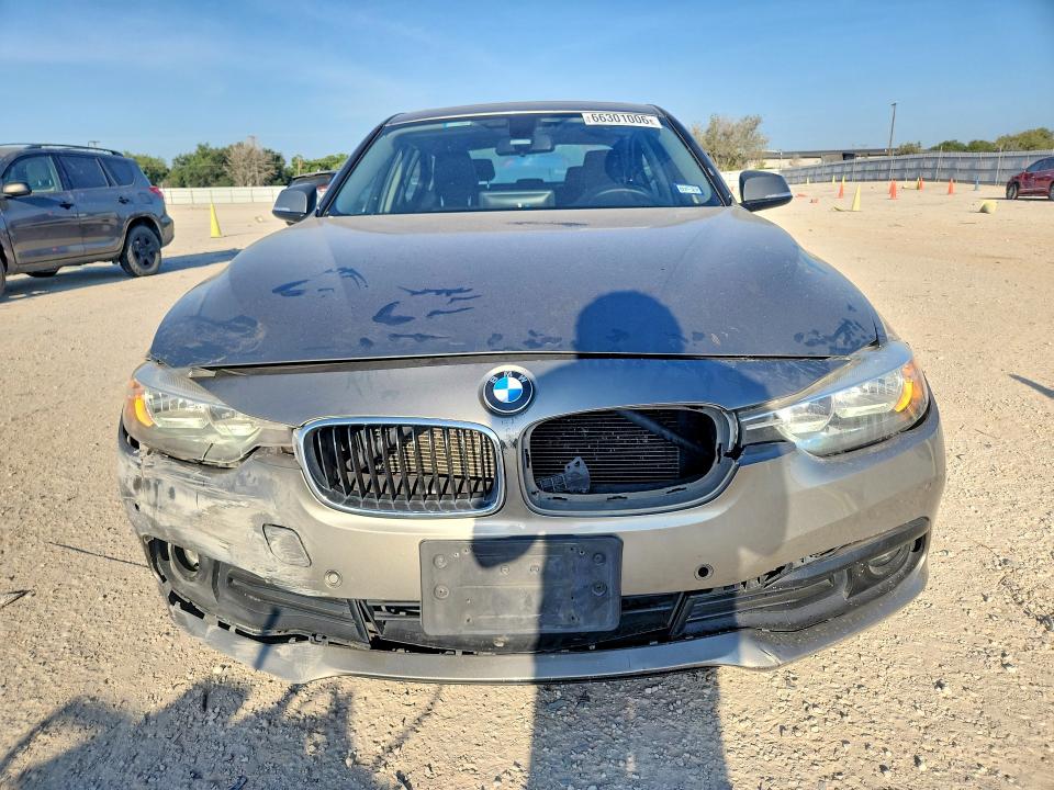 Photo 5 from auction – 2016 BMW 320 with VIN WBA8A9C56GK616227