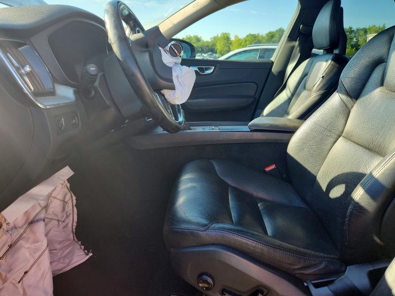 Photo 7 from auction – 2018 VOLVO XC60 with VIN YV4A22RK9J1033912