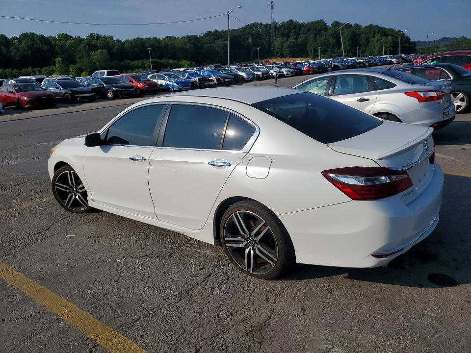Photo 2 from auction – 2017 HONDA ACCORD with VIN 1HGCR2F10HA053030