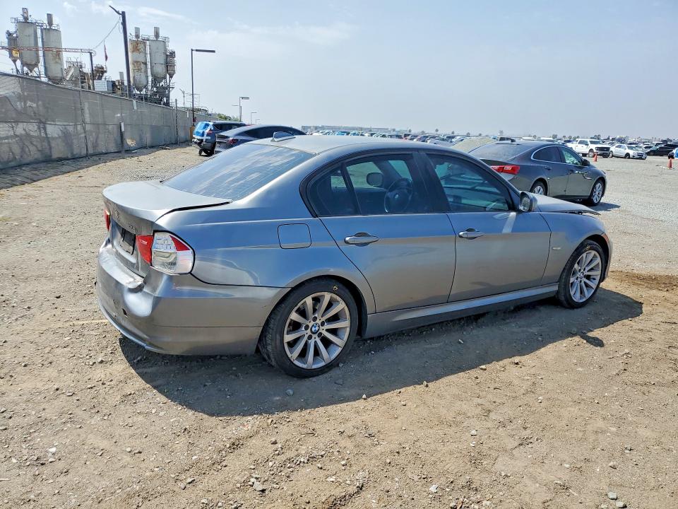 Photo 3 from auction – 2011 BMW 328I with VIN WBAPH5G56BNM81350