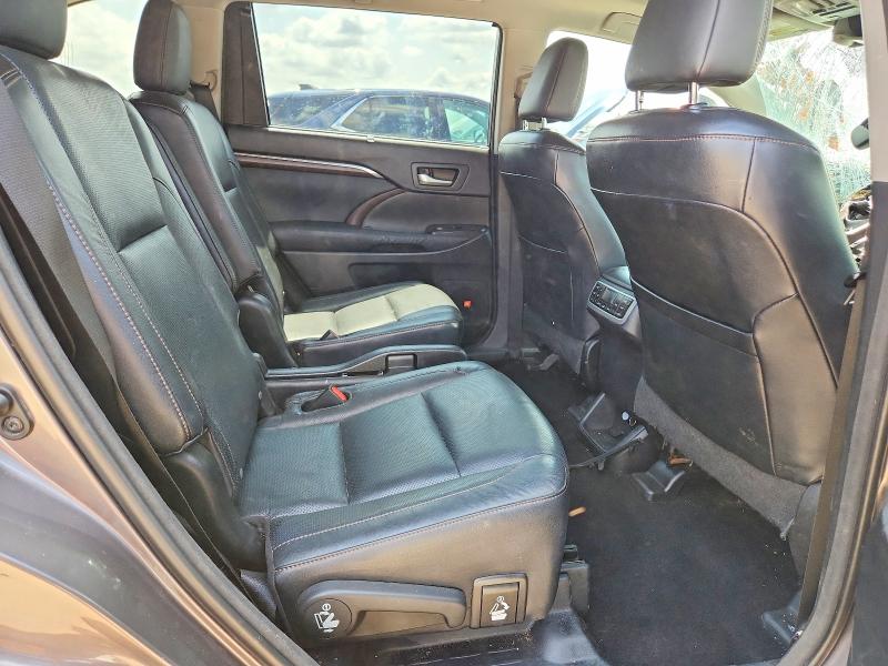 Photo 10 from auction – 2015 TOYOTA HIGHLANDER with VIN 5TDDKRFHXFS082113
