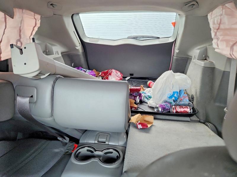 Photo 10 from auction – 2010 CADILLAC SRX with VIN 3GYFNBEY3AS633148