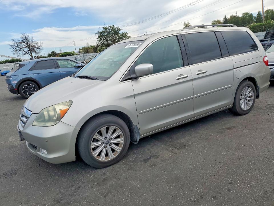 HONDA ODYSSEY 2005 with VIN 5FNRL38815B057083 - Photo from auction