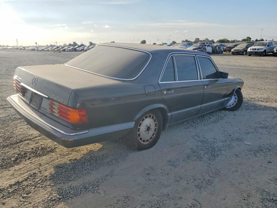 Photo 3 from auction – 1990 MERCEDES-BENZ 350 with VIN WDBCB35D5LA559528
