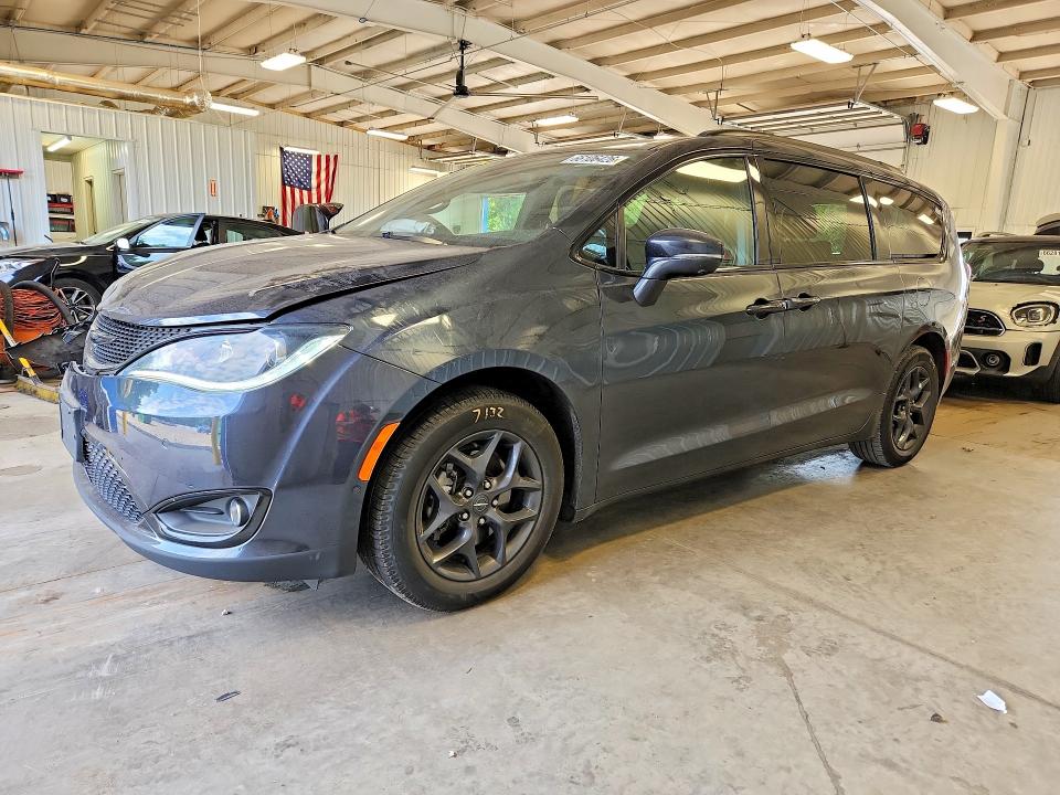 CHRYSLER PACIFICA 2020 with VIN 2C4RC1GGXLR116968 - Photo from auction