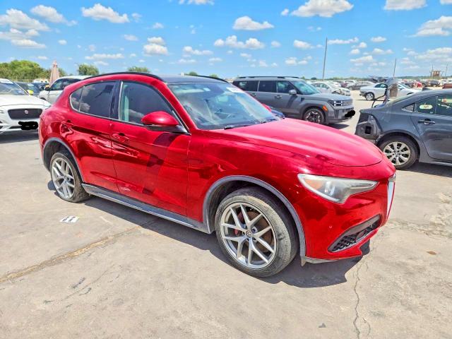 Снимка 4 от търг – 2018 ALFA ROMEO STELVIO с VIN ZASFAKPN0J7B98941