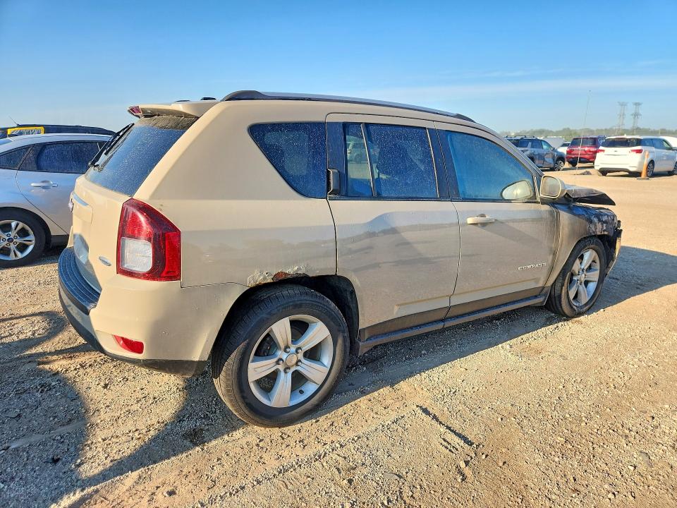 Photo 3 from auction – 2017 JEEP COMPASS with VIN 1C4NJDEB0HD208971