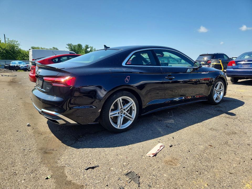 Photo 3 from auction – 2021 AUDI A5 with VIN WAUSAAF54MA038391