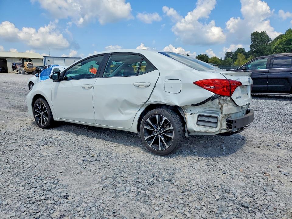Снимка 2 от търг – 2018 TOYOTA COROLLA с VIN 5YFBURHE1JP845738