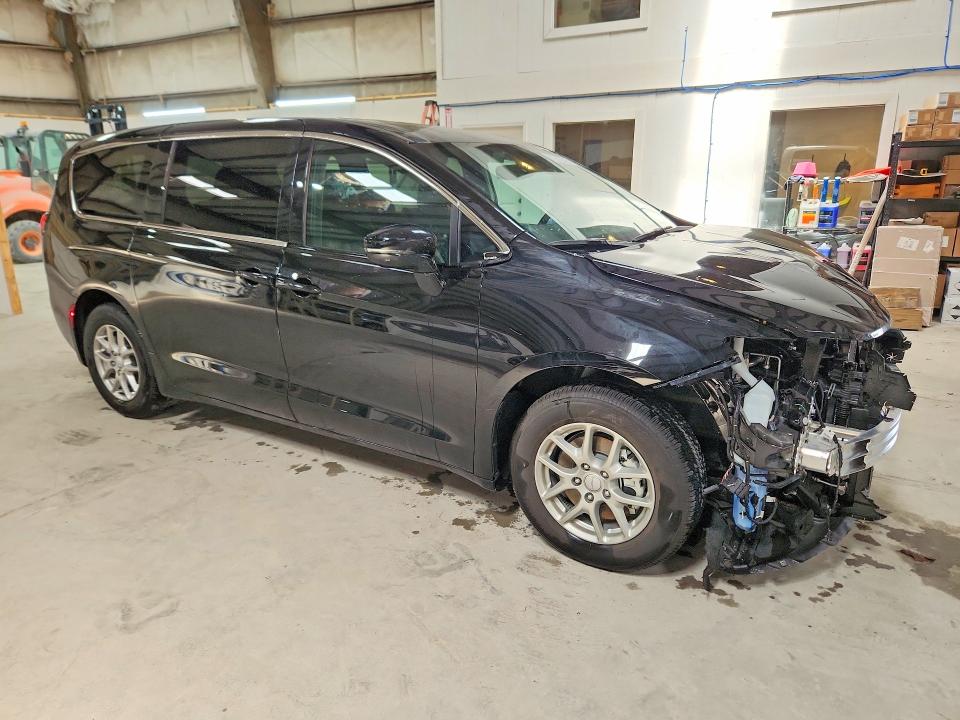 Photo 4 from auction – 2027 CHRYSLER PACIFICA with VIN 2C4RC1BG0VR563237
