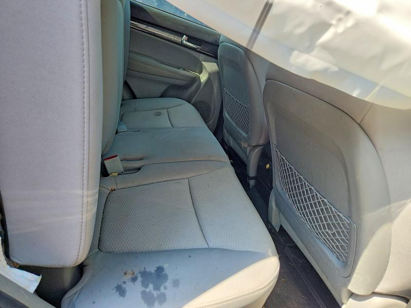 Photo 11 from auction – 2013 KIA SORENTO with VIN 5XYKT3A69DG347427