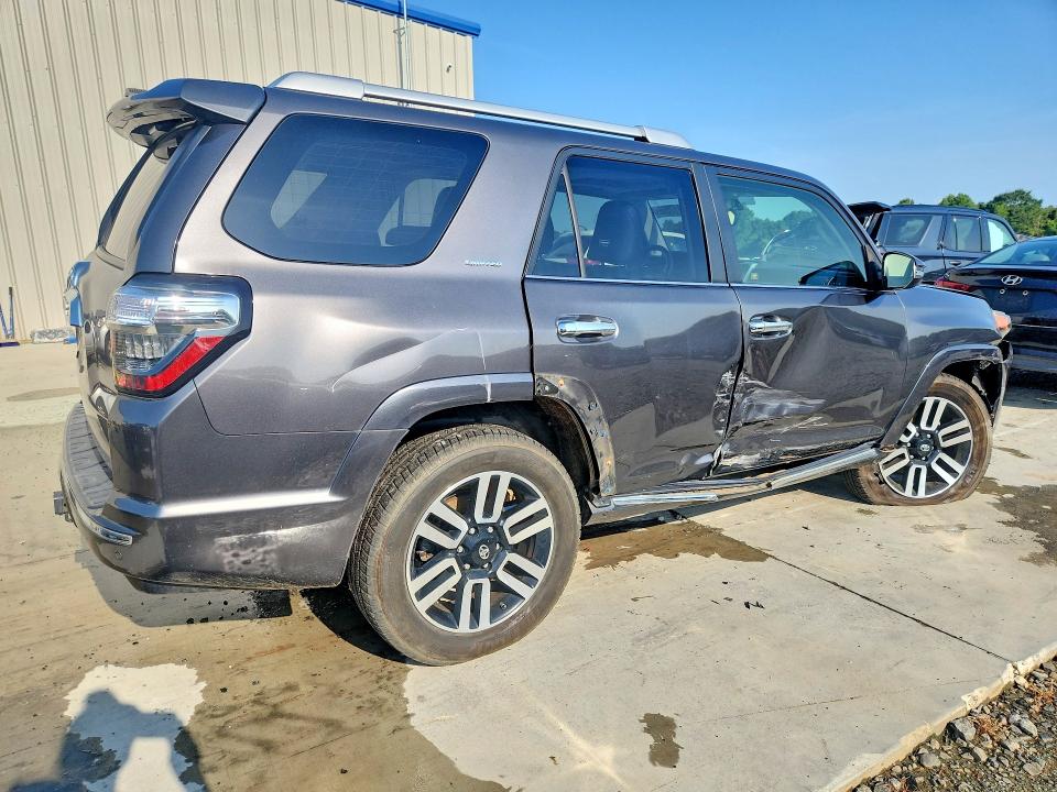 Photo 3 from auction – 2016 TOYOTA 4RUNNER with VIN JTEBU5JRXG5358951