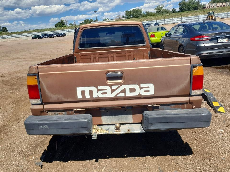Photo 6 from auction – 1986 MAZDA B2000 with VIN JM2UF1118G0550601
