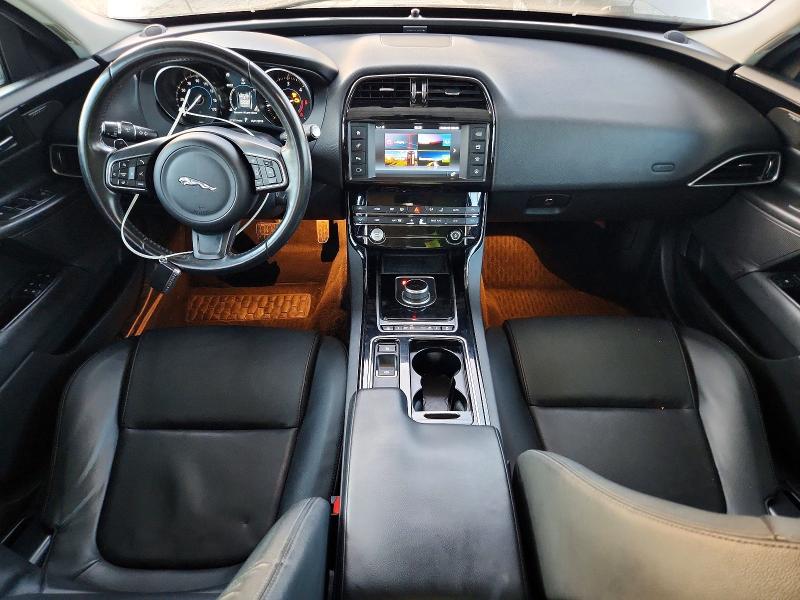 Photo 8 from auction – 2018 JAGUAR XE with VIN SAJAJ4FN2JCP24253