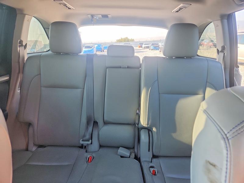 Photo 10 from auction – 2017 TOYOTA HIGHLANDER with VIN 5TDJZRFH7HS510690