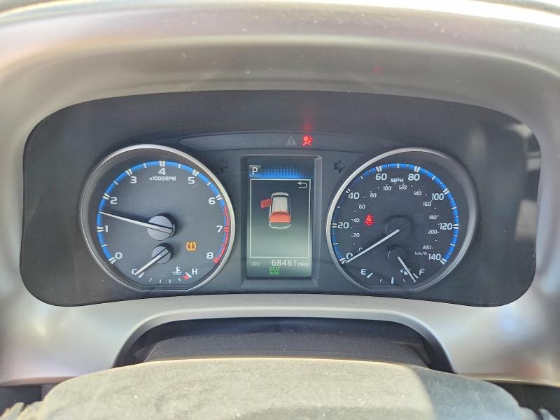 Photo 9 from auction – 2017 TOYOTA RAV4 with VIN JTMZFREV1HJ103299