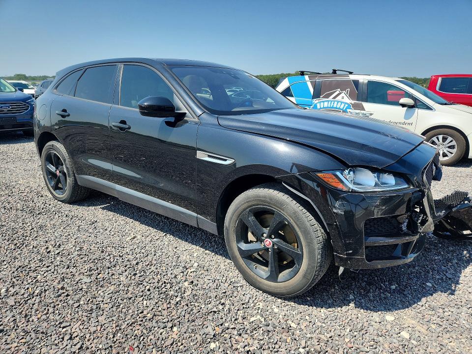 Photo 4 from auction – 2017 JAGUAR F-PACE with VIN SADCJ2BV9HA893469