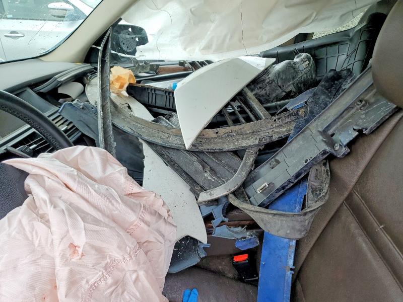 Zdjęcie 13 z aukcji – 2010 BMW X5 z VIN 5UXFF0C5XALJ98925