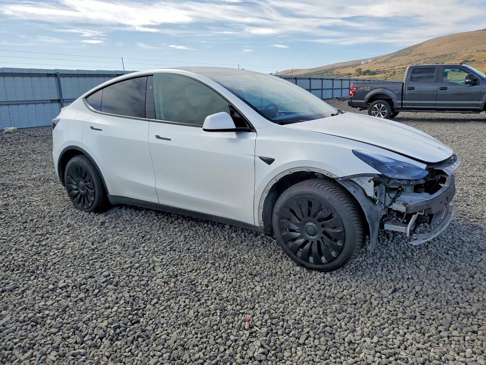 Zdjęcie 4 z aukcji – 2024 TESLA MODEL Y z VIN 7SAYGDEE7RA259139