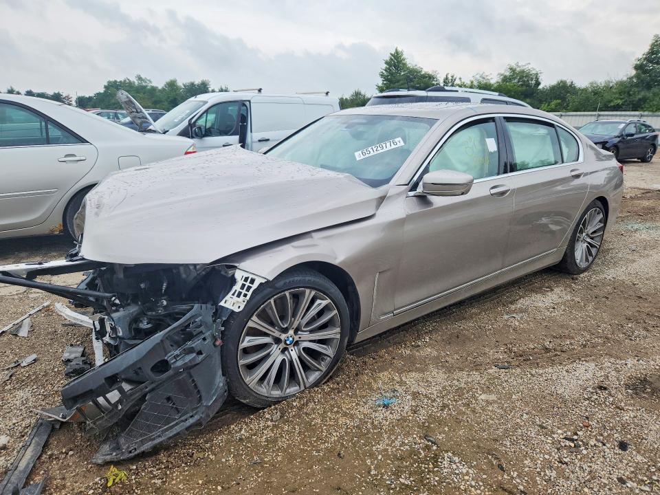 BMW 750 2022 مع رقم تعريف المركبة WBA7U2C07NCH59163 - صورة من المزاد