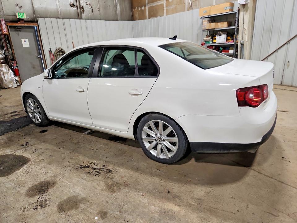 Photo 2 from auction – 2010 VOLKSWAGEN JETTA with VIN 3VWRA7AJ9AM036673