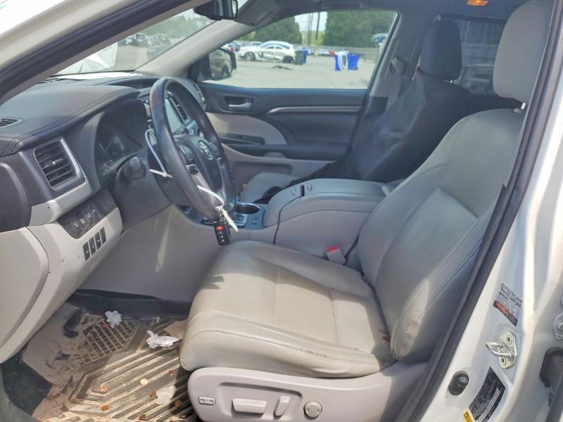Photo 7 from auction – 2015 TOYOTA HIGHLANDER with VIN 5TDYKRFH9FS049766