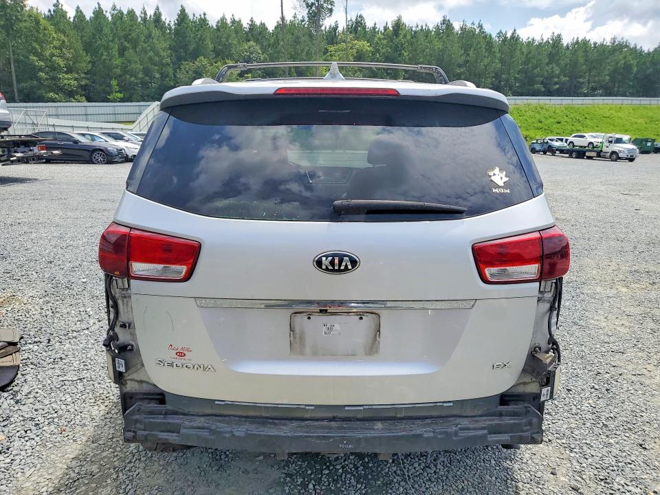 Photo 6 from auction – 2016 KIA SEDONA with VIN KNDMC5C18G6173637