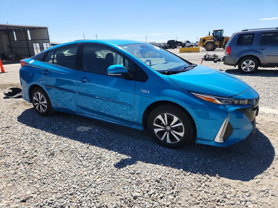 Photo 4 from auction – 2018 TOYOTA PRIUS PRIME with VIN JTDKARFP5J3093578